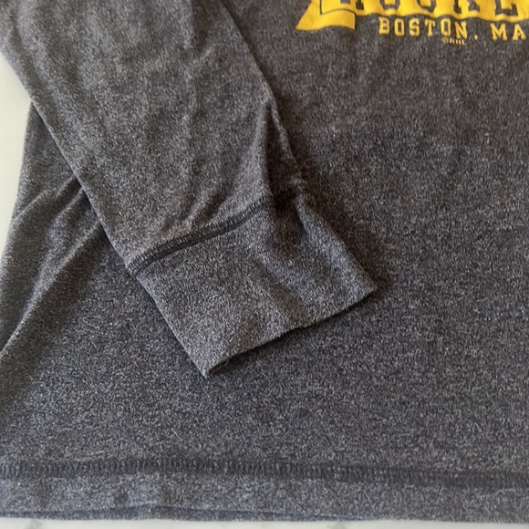 Men’s Boston Bruins long sleeved shirt - Picture 4 of 4